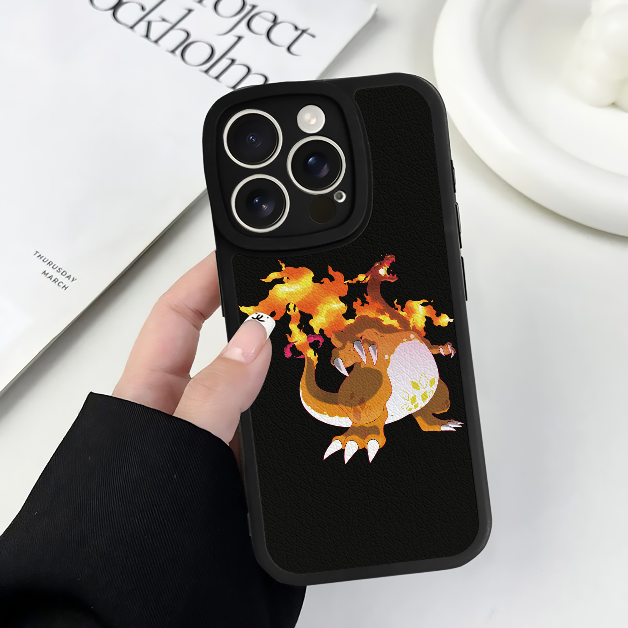 （画像用） ポケットモンスター Pokémon 【iPhone 16シリーズ対応】シリコンスマホケース（レザー調） 材質：シリコン